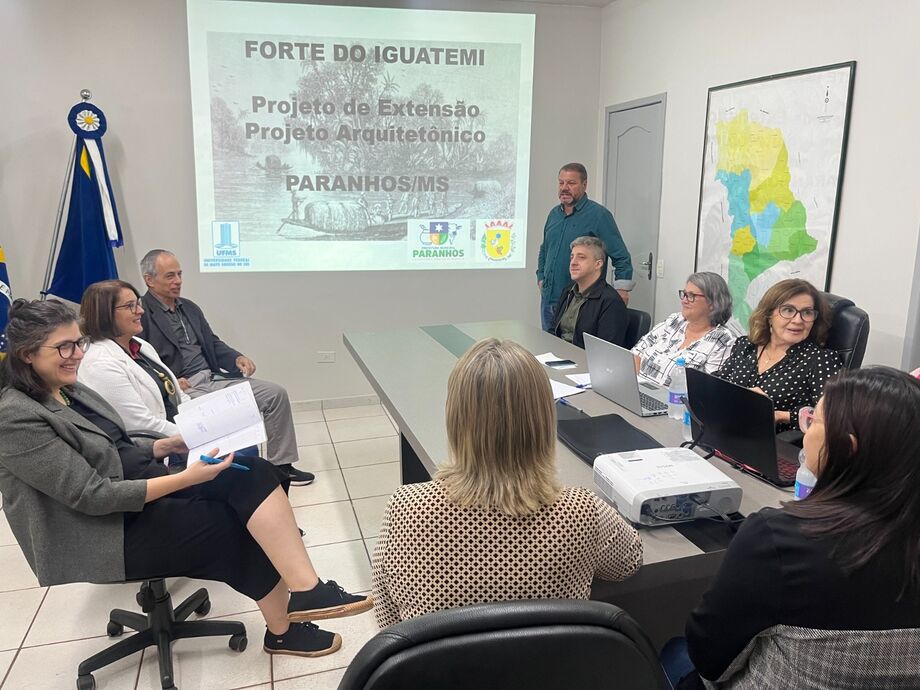 Apresentação da pesquisa sobre o Forte de Nossa Senhora dos Prazeres do Iguatemi à diretora-presidente da Fundação de Apoio à Pesquisa, ao Ensino e à Cultura (Fapec)