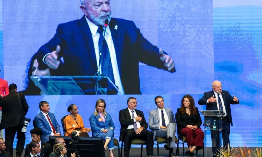 O presidente Luiz Inácio Lula da Silva descartou mudanças no Ministério da Saúde (MS) e afirmou que a ministra Nísia Trindade fica no comando da pasta
