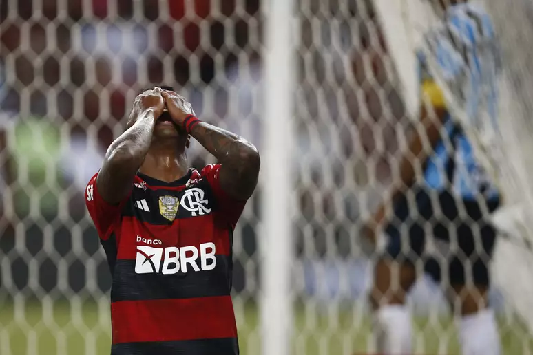 Bruno Henrique volta a ser desfalque para o Flamengo por problemas com lesão