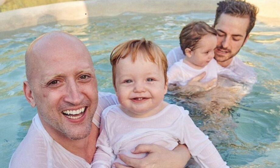 Paulo Gustavo e Thales Bretas com seus filhos Romeu e Gael