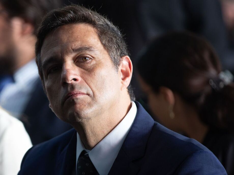 Lindbergh falou depois de participar de reunião com Pacheco e representantes de diversos partidos governistas