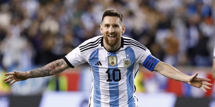 Messi assina contrato com Inter Miami e se diz animado para 'viver futebol de outra maneira'
