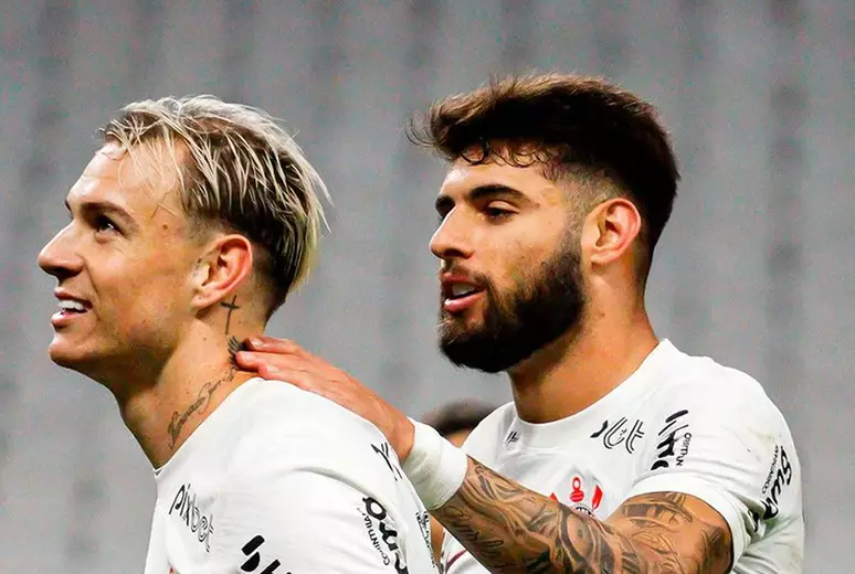 Róger Guedes quebra recorde e Corinthians derrota Vasco com portões fechados