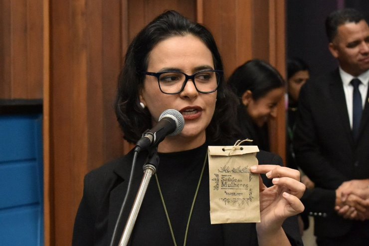Deputada Gleice Jane quer assegurar equidade de recursos para atletas femininas.
