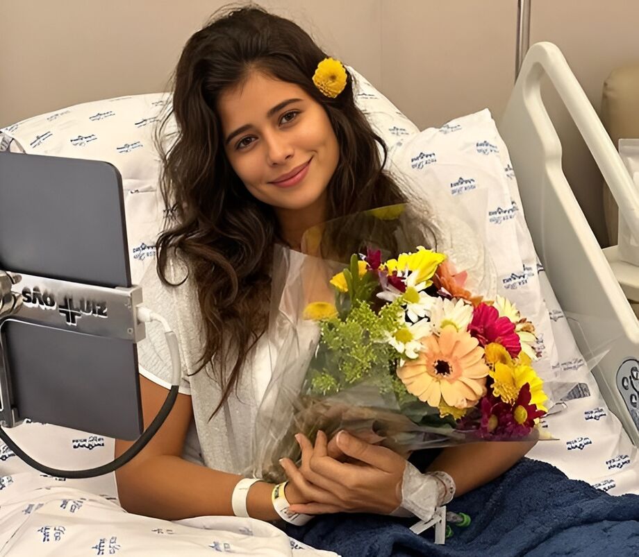 Isadora Cruz em postagem nas redes sociais