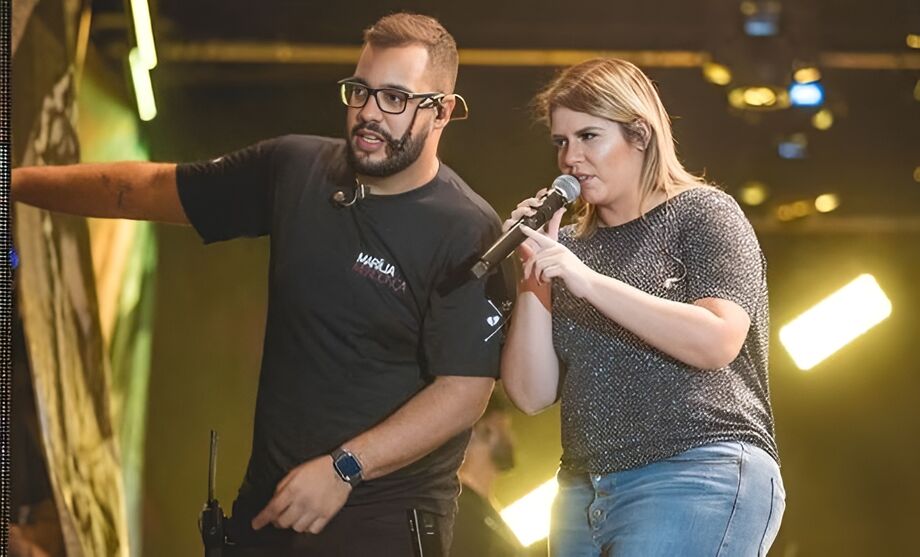 Marília Mendonça e Henrique Bahia em foto divulgada no Instagram do produtor em março de 2020