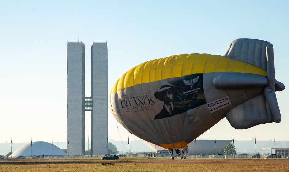 Homenagem aos 150 anos do nascimento do pai da aviação e patrono da Aeronáutica