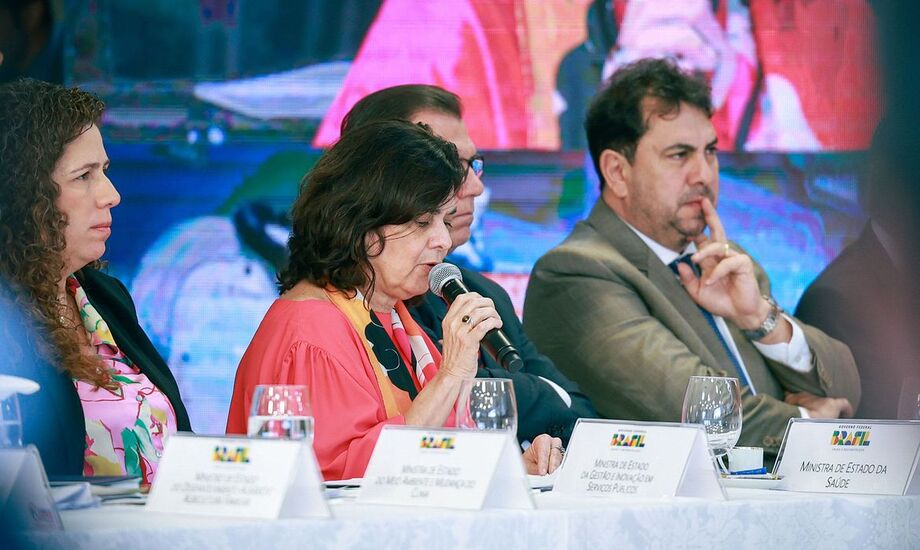 A ministra da Saúde, Nísia Trindade, defendeu nesta quinta-feira (6) a retomada do complexo econômico-industrial da saúde