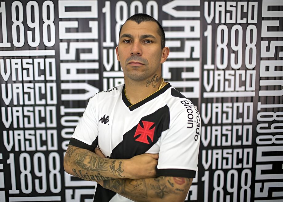 O  chileno Gary Medel