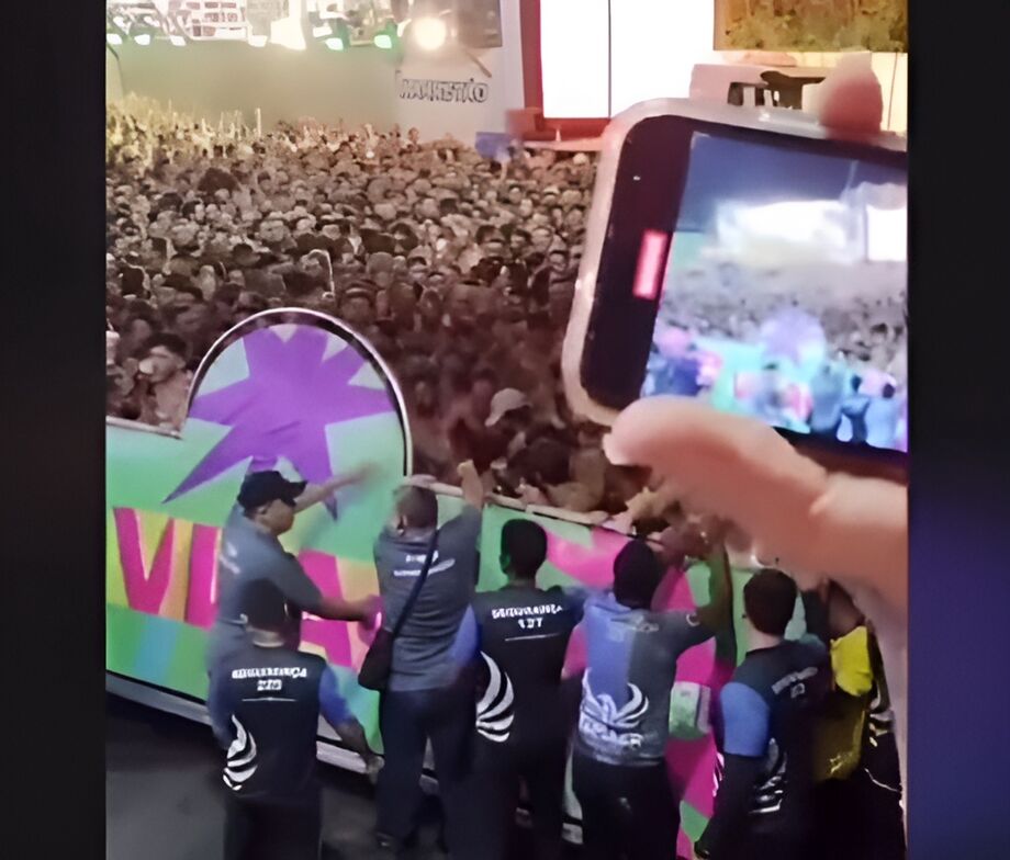 Tumulto no show da cantora