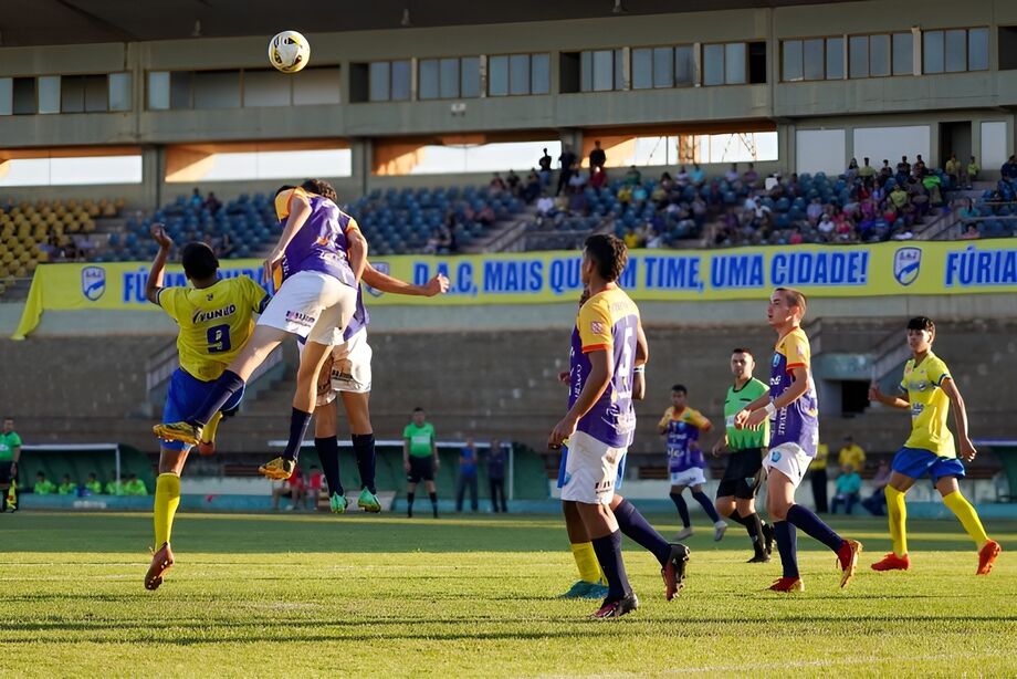 DAC saiu na frente, levou a virada e buscou empate no fim
