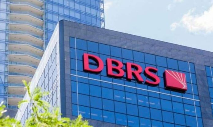 A agência de classificação de risco DBRS Morningstar elevou a nota de crédito do Brasil de BB (low) para BB, com tendência estável.