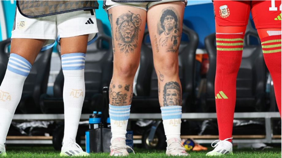 Yamila Rodriguez tem tatuagem de Maradona e de Cristiano Ronaldo