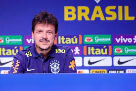 Fernando Diniz é apresentado como novo técnico da seleção brasileira