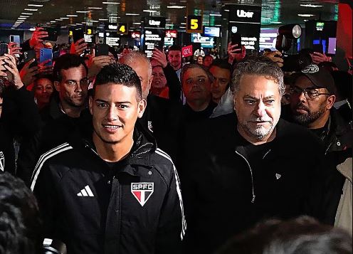 James Rodríguez chega na capital paulista e sente o calor da torcida do São Paulo