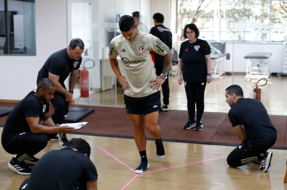 Reforço de peso, James Rodriguez faz exames médicos no São Paulo