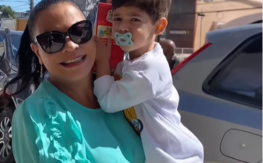 Ruth Dias revela que neto sente a necessidade de chamá-la de mãe.