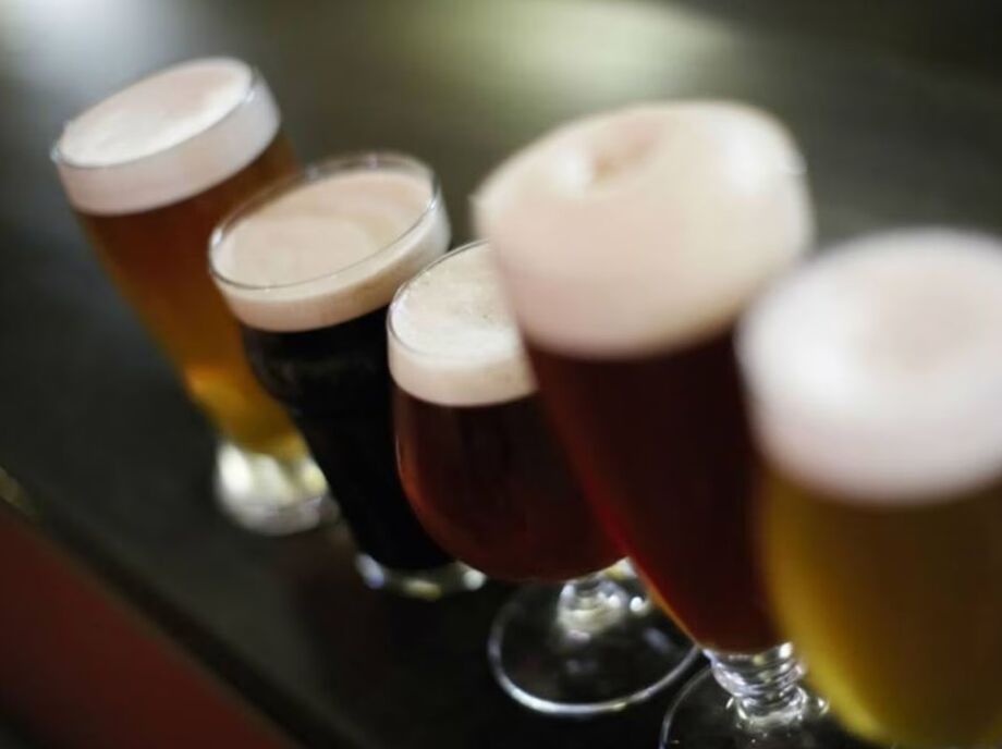 PEC 45 da tributária pode encarecer cigarro e cerveja.