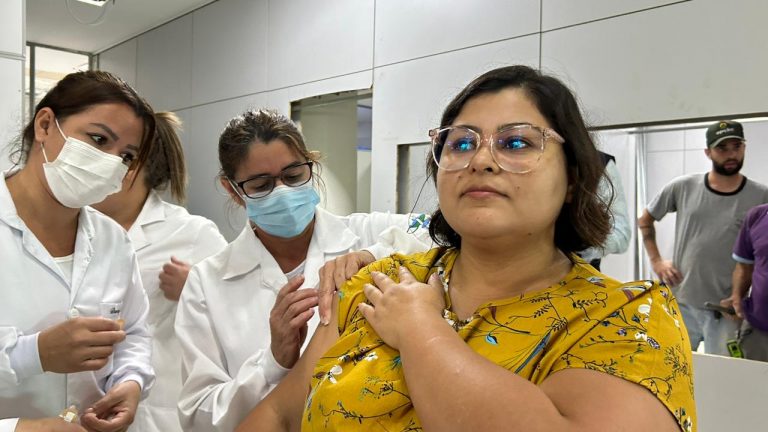 Vacinação contra a gripe e Covid-19 acontece em três unidades de saúde neste sábado