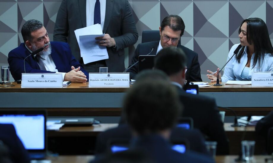O ex-diretor da Abin explicou que até o dia 5 de janeiro a Agência avaliava que o ato golpista teria pouca adesão, uma vez que o órgão foi informado da chegada de 43 ônibus em Brasília