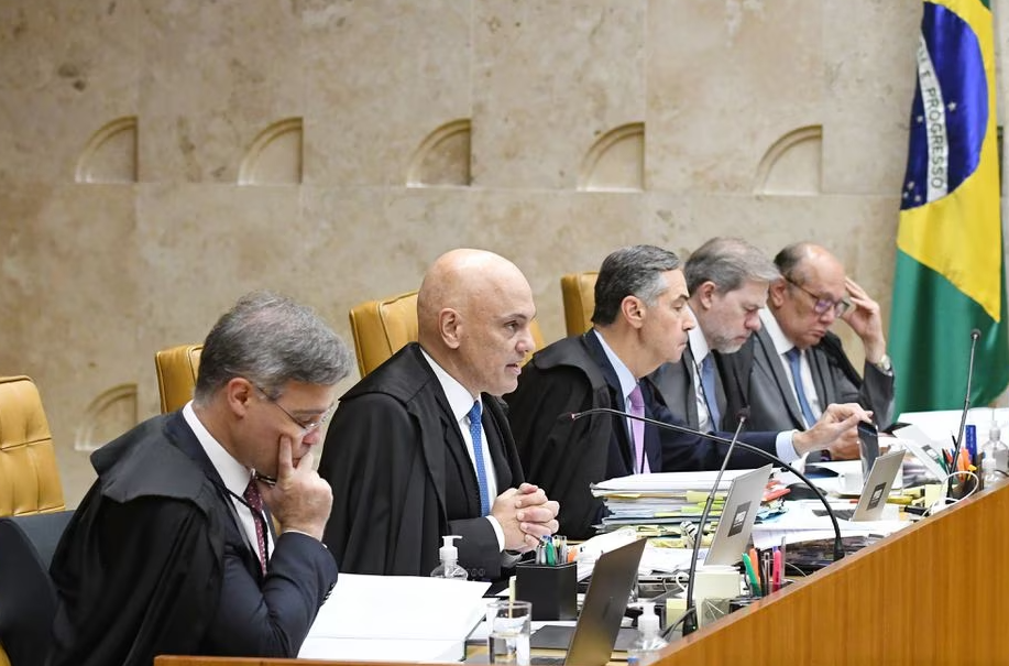 Os ministros André Mendonça, Alexandre de Moraes, Luís Roberto Barroso, Dias Toffoli e Gilmar Mendes