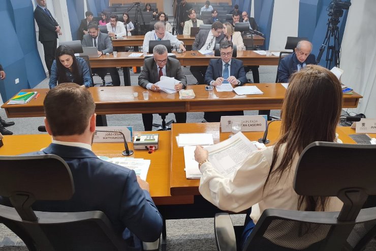 Reunião da CCJR acontece no Plenarinho Nelito Câmara, às quartas-feiras, a partir das 8h