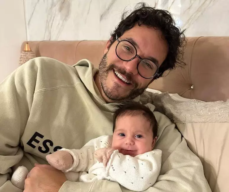 Eliezer faz cirurgia para redução de mama: 'Me recuperando'