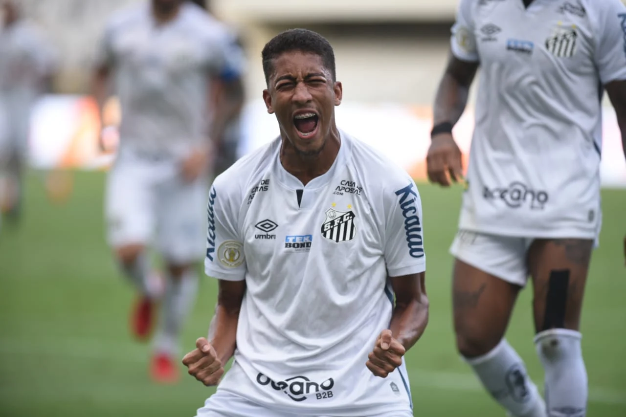 Bruno Marques perdeu espaço no Santos na última temporada