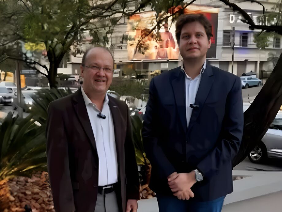 José Carlos Barbosa, o 'Barbosinha', representa MS em posse de Santiago Peña
