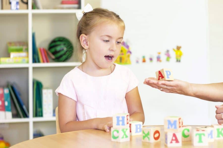Mutação genética causa a Apraxia de Fala na Infância, mostra estudo
