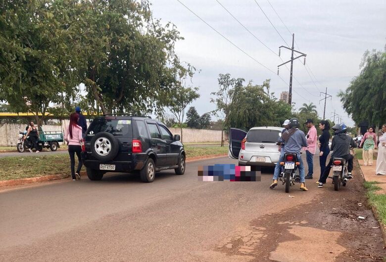 Vítima dirigia um carro com placas do Paraguai. 