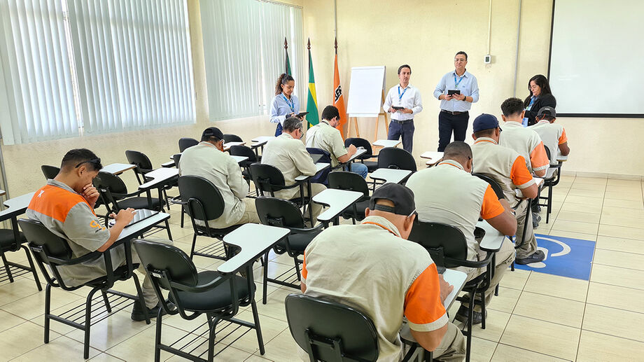 Profissionais do Sesi começaram a aplicar questionários a 167 trabalhadores de todos os departamentos da unidade fabril em Campo Grande