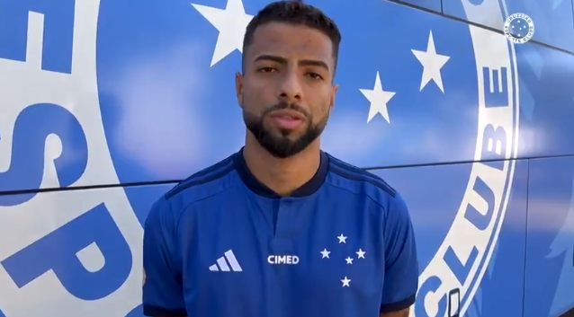 Zagueiro João Marcelo, do Porto, é anunciado pelo Cruzeiro