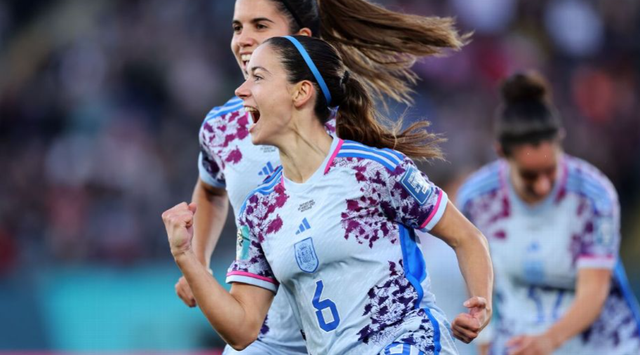 Aitana Bonmatí comemora um de seus gols diante da Suíça, na Copa do Mundo feminina Jan Kruger -