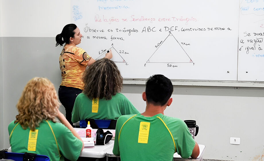 Estudantes