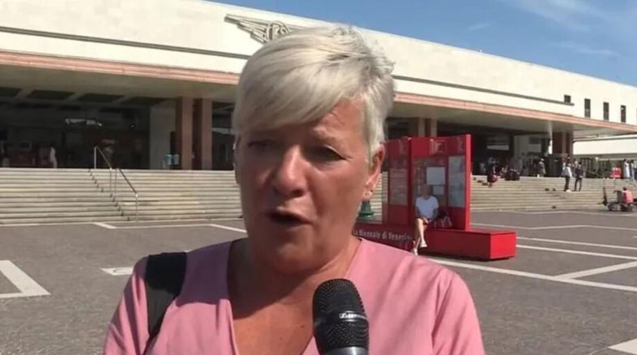 Monica Poli, do meme Attenzione Pickpocket, é roubada em Veneza