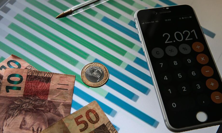 Inflação de junho desacelera, mas acumula alta de 5,35% em 12 meses.