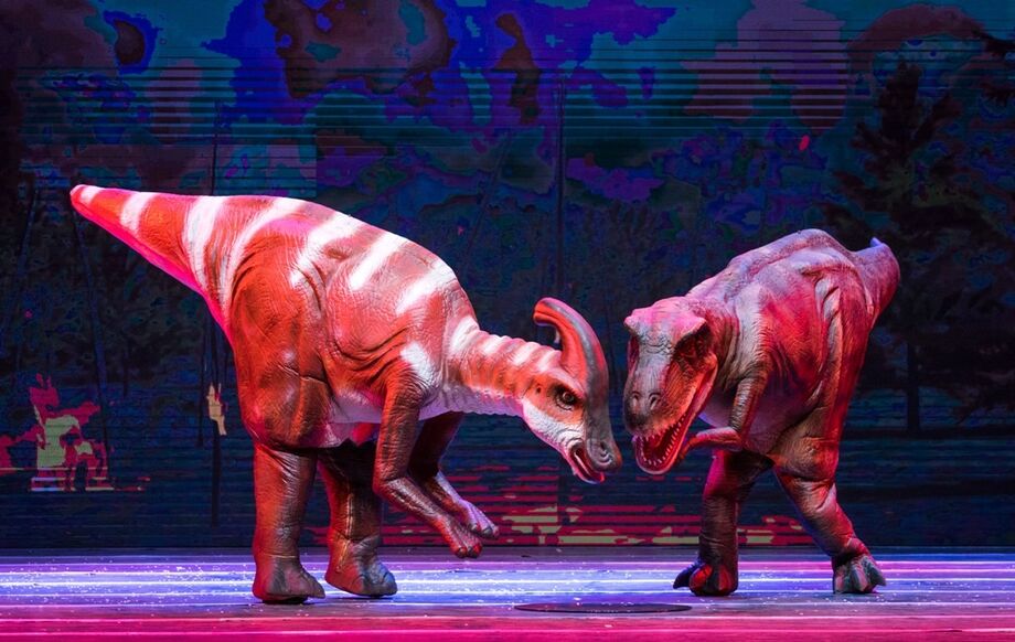 Circo Internacional da China apresenta 'Mundo Jurássico' em Campo Grande