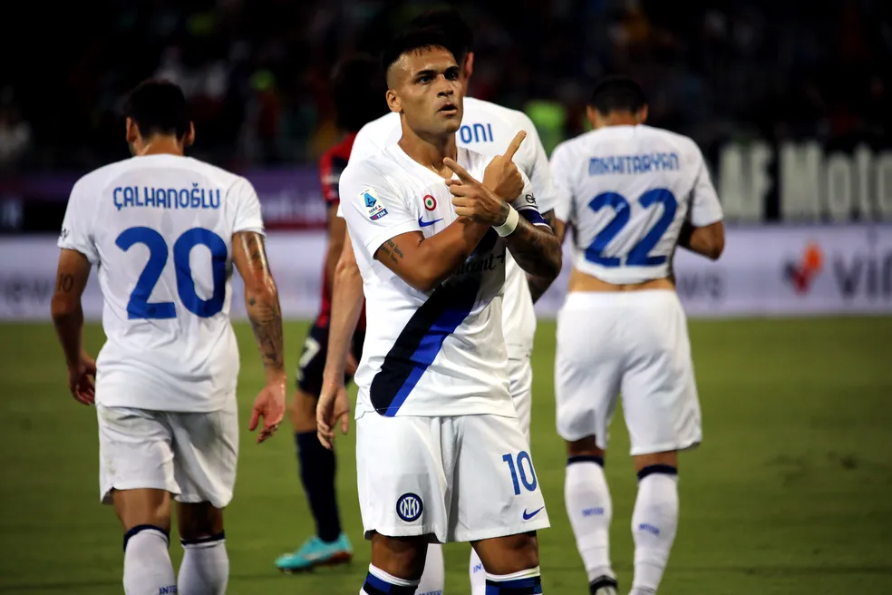 Comemoração de Lautaro Martínez ao marcar o segundo gol da partida