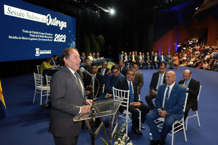 O presidente da Assembleia Legislativa de Mato Grosso do Sul, deputado estadual Gerson Claro discursa durante a solenidade