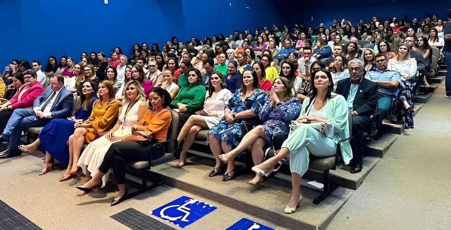 O evento, realizado na noite de quarta-feira (30), reuniu uma variedade de profissionais e autoridades dedicadas à causa.