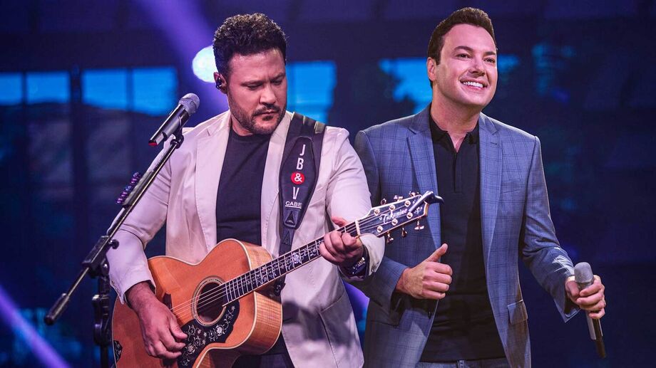 Dupla  João Bosco e Vinícius abre o evento