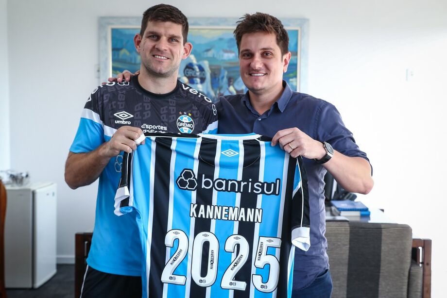 Kannemann renova contrato com Grêmio.