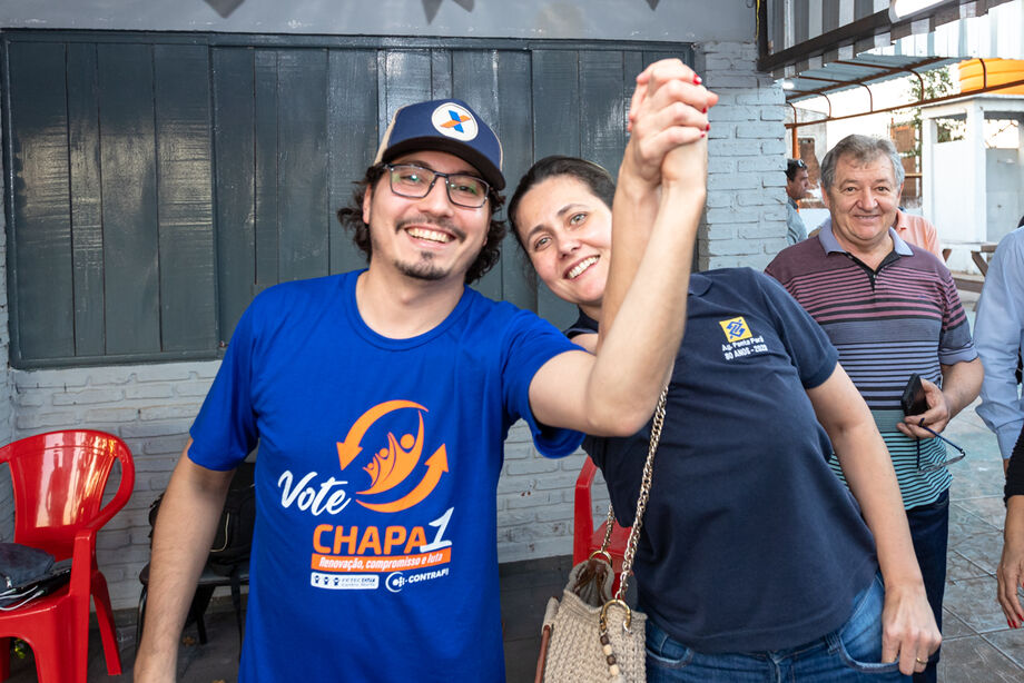 O presidente eleito do SEEB Ponta Porã, Marcelo Lugo, ao lado de sua vice