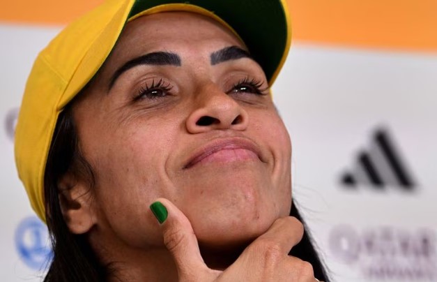Marta se emociona ao falar sobre o seu legado no futebol feminino durante coletiva de imprensa da Copa do Mundo de 2023