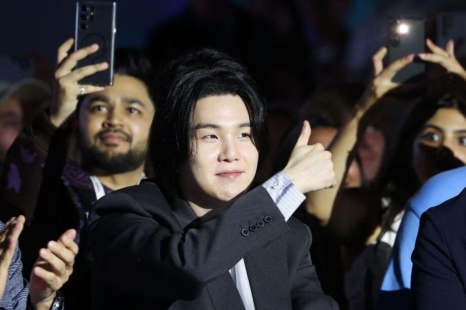 Suga é o terceiro membro do BTS a cumprir o serviço militar obrigatório na Coreia do Sul.