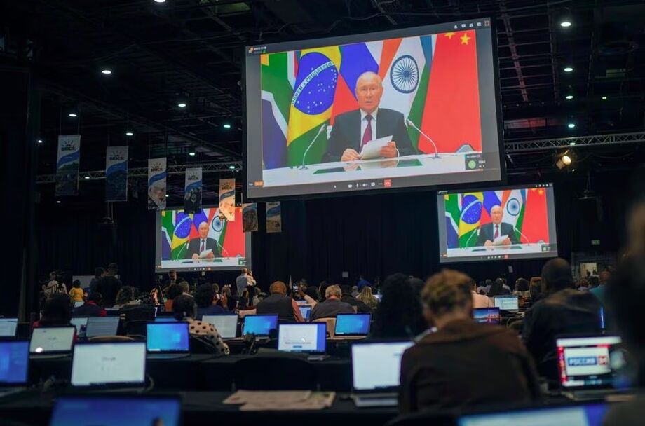 Putin reage após Lula cobrar que Brics discuta guerra na Ucrânia e culpa Ocidente pela invasão