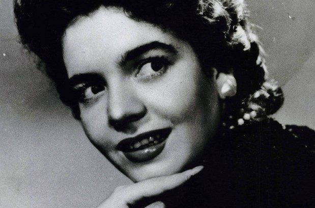 Cantora Lana Bittencourt, estrela da Era de Ouro do rádio, morre aos 91 anos em Petrópolis (RJ)
