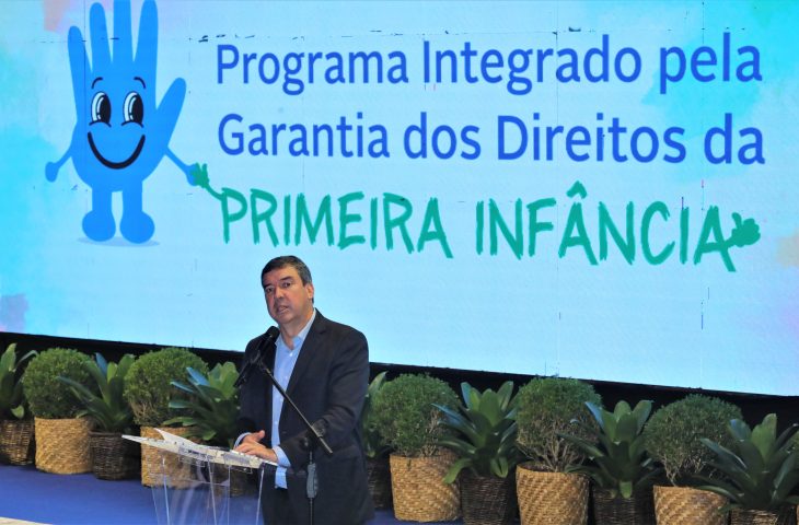 O governador Eduardo Riedel participou na manhã desta sexta-feira (4) do lançamento do programa