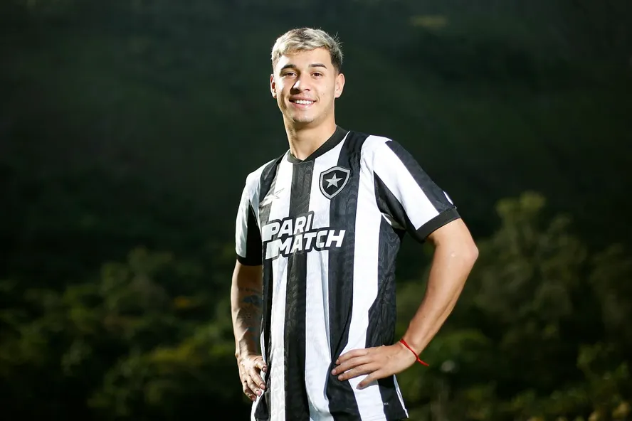 Mateo Ponte é contratado pelo clube carioca.